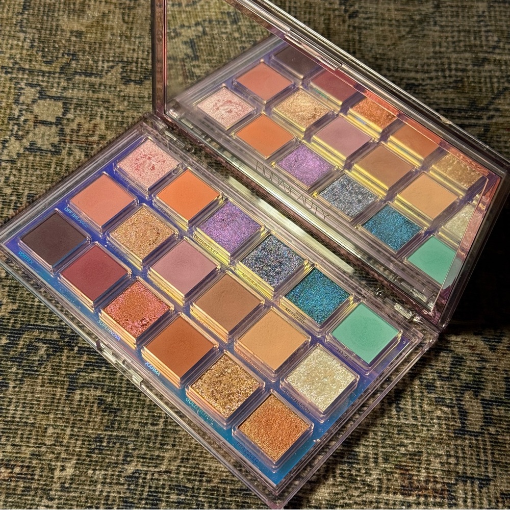 HUDA Beauty Mercury Retrograde Palette